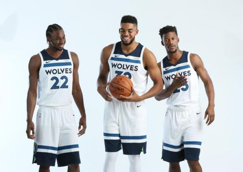 美职联列梅西和穆勒交手记录：梅西3胜7负，非友谊赛仅1胜（美职联盘点梅西与穆勒交锋史：10战3胜7负，正式比赛仅1胜）