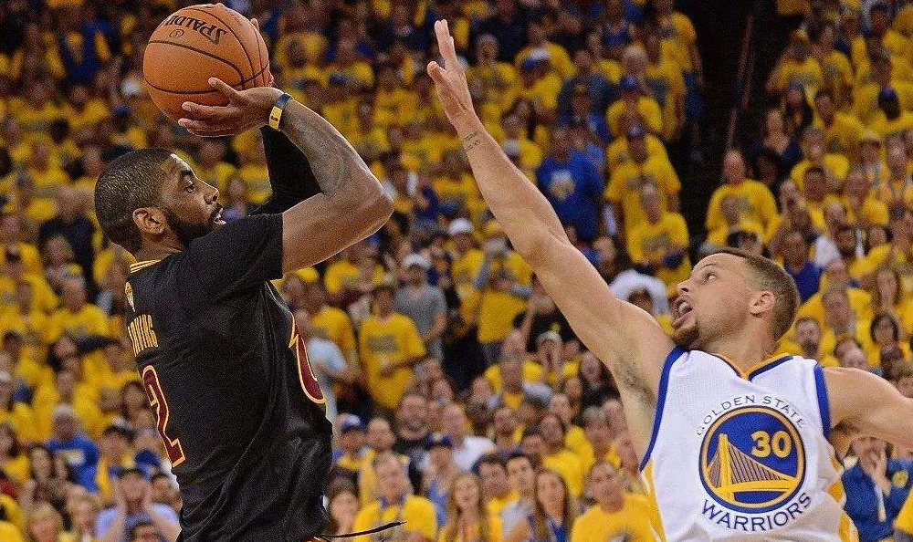 马克莱莱选前队友各项能力最佳：右脚选菲戈，球商选齐达内（马克莱莱评昔日队友之最：右脚选菲戈，球商选齐达内）