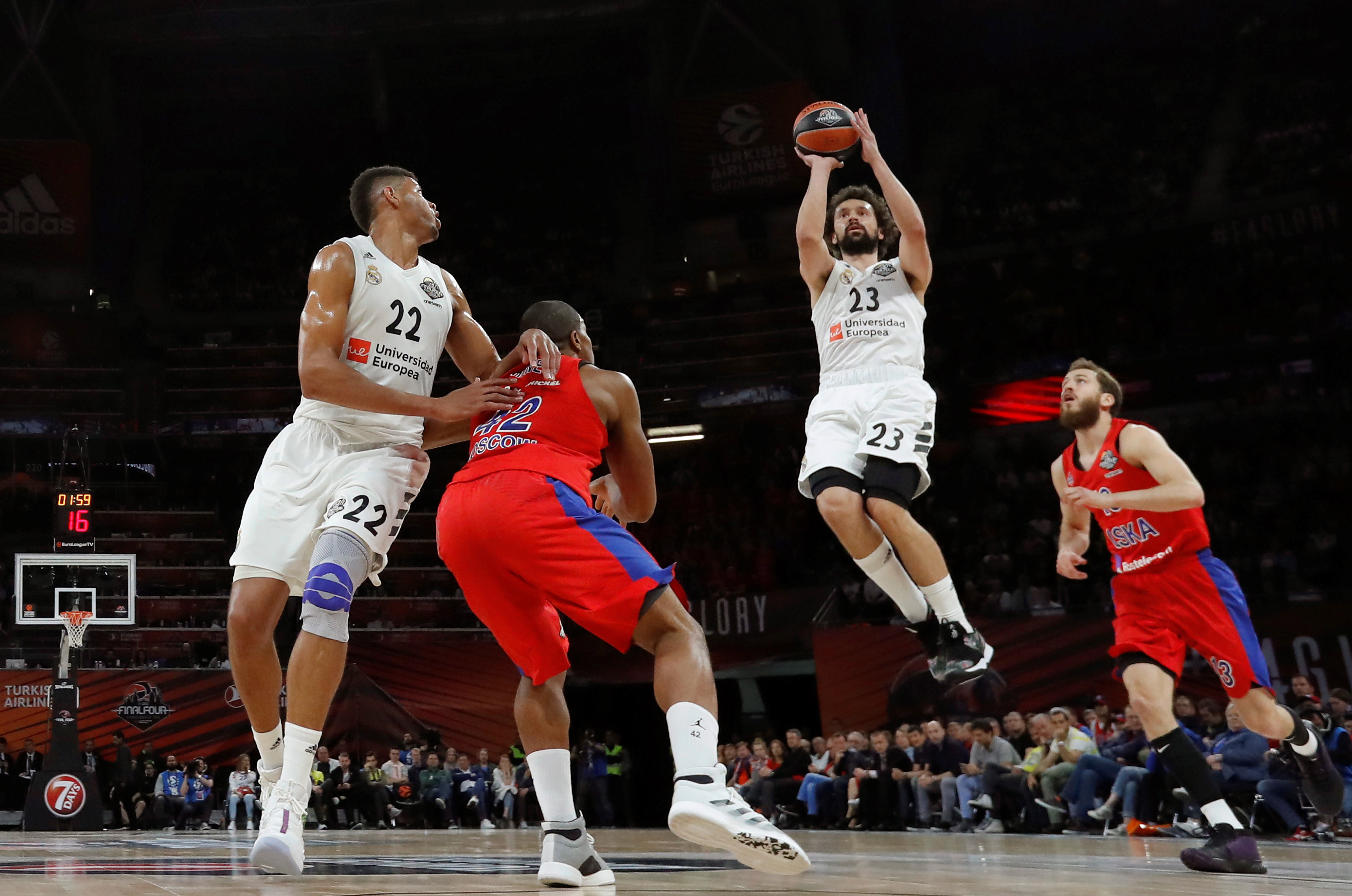 意媒：库普梅纳斯转型中卫表现亮眼，尤文中场补强成当务之急（意媒：库普梅纳斯改打中卫表现出众，尤文中场补强刻不容缓）