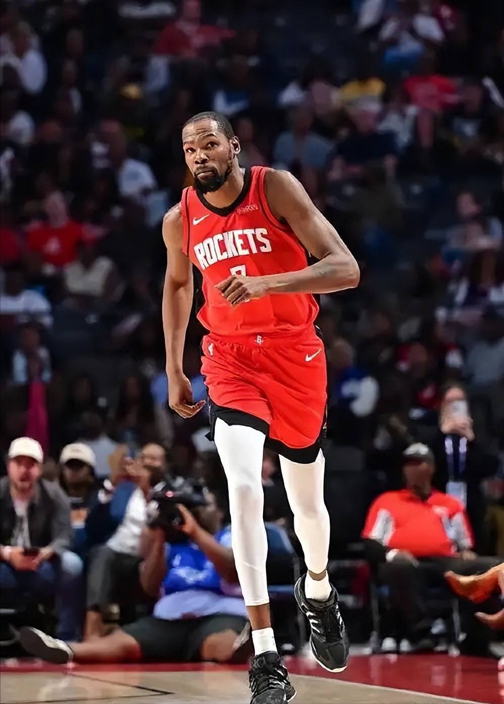 意媒：黄潜考虑买断那不勒斯租将拉法-马林，皇马握有回购权（意媒：比利亚雷亚尔拟买断那不勒斯租借的拉法-马林，皇马仍握回购条款）