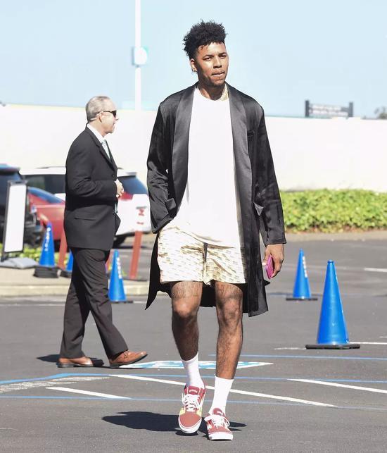 全运会女排比赛：江苏各年龄段实力太强！或包揽成年队青年队冠军（全运会女排：江苏各梯队强势领跑，有望包揽成年组与青年组双冠）