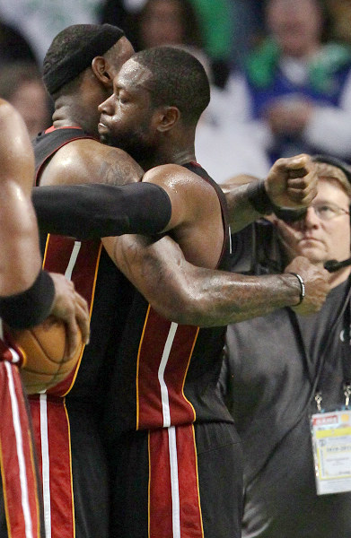 八段锦第二式左右开弓似射雕动作分解，手把手教学（八段锦第二式左右开弓似射雕详解：动作拆解与手把手教学）