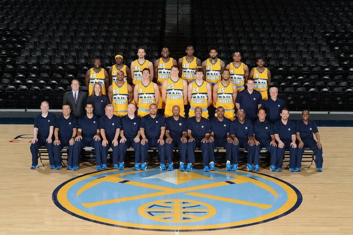 萨索洛vs热那亚：马蒂奇、贝拉尔迪首发，马利诺夫斯基、洛伦佐-科隆博出战（萨索洛对阵热那亚：马蒂奇携贝拉尔迪先发，马利诺夫斯基、洛伦佐-科隆博登场）